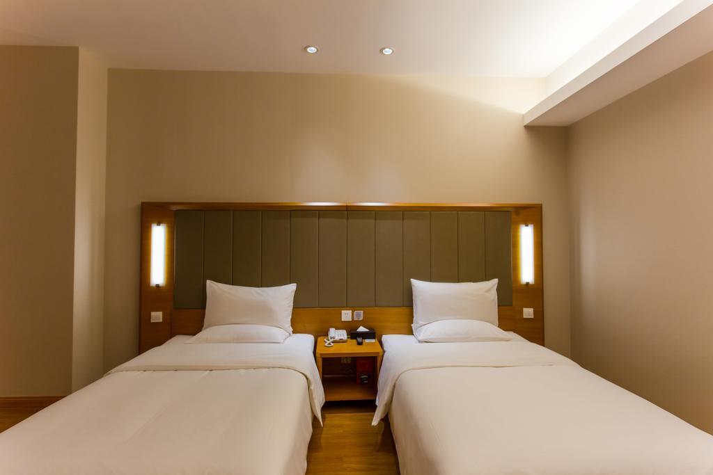 Ji Hotel Wuhan Guanggu Plaza Rum bild