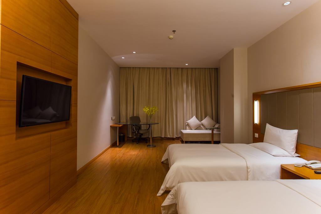 Ji Hotel Wuhan Guanggu Plaza Rum bild