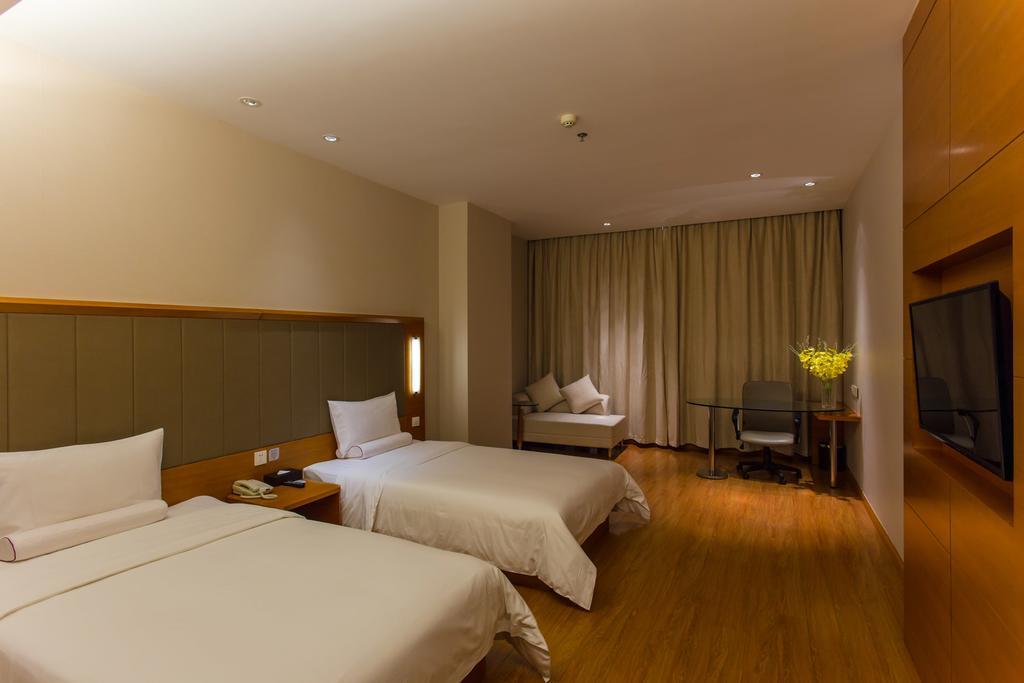 Ji Hotel Wuhan Guanggu Plaza Rum bild