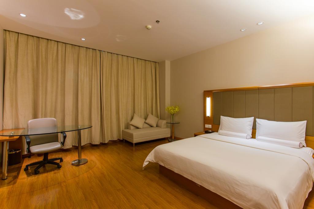 Ji Hotel Wuhan Guanggu Plaza Rum bild