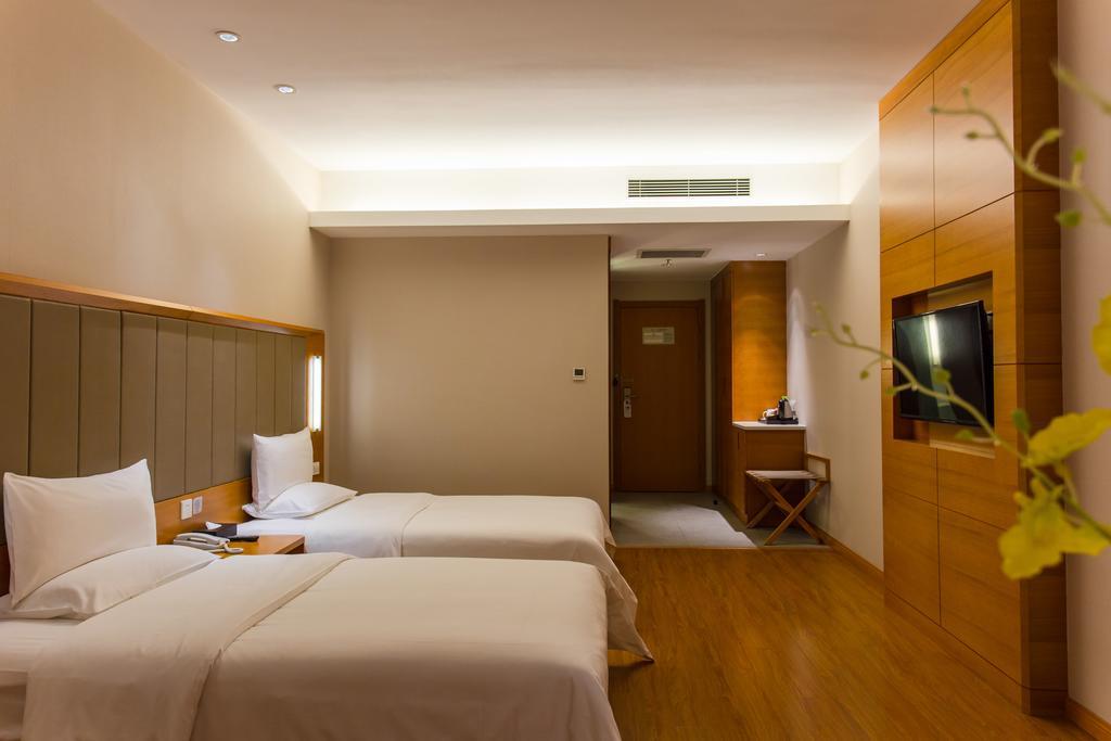 Ji Hotel Wuhan Guanggu Plaza Exteriör bild