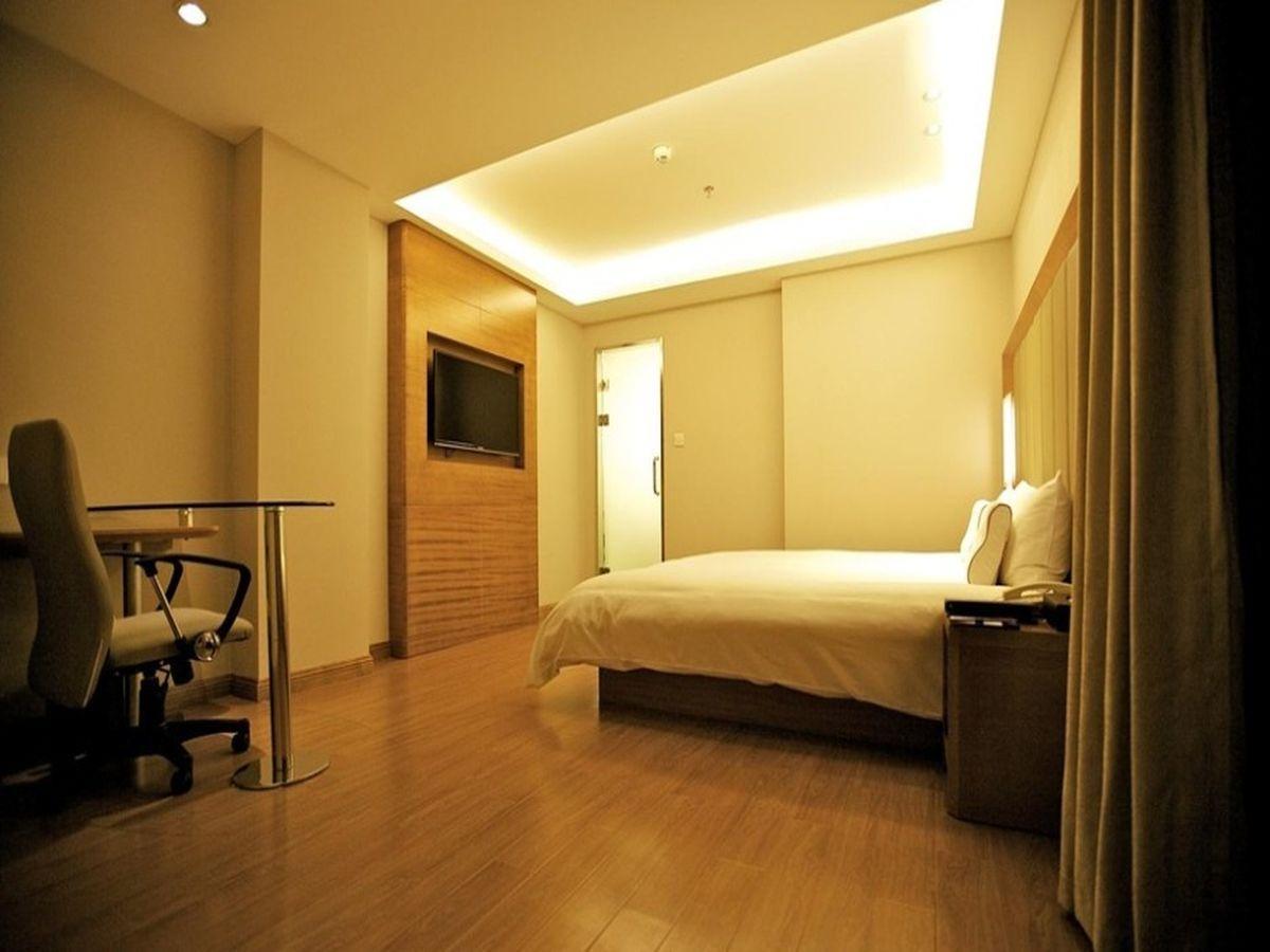 Ji Hotel Wuhan Guanggu Plaza Exteriör bild